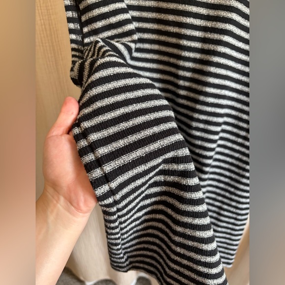 Men’s Pacsun Textured Stripe Tank- Large - Picture 2 of 9